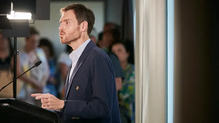 La plataforma de los diputados navarros Sergio Sayas y Carlos García Adanero celebra su primer acto público.ABLO LASAOSA