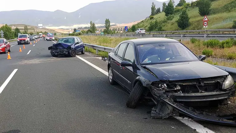 El accidente ha tenido lugar en la A-15, sentido norte, a la altura de Noain. POLICíA FORAL