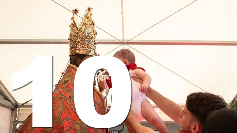 10 Multitudinaria ofrenda floral infantil a San Fermín 