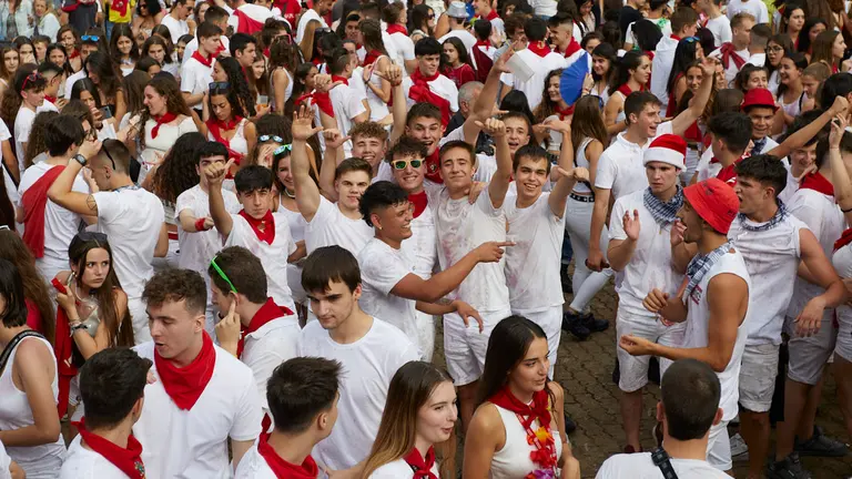 Chupinazo del inicio de las Fiestas de Barañain 2022. IÑIGO ALZUGARAY
