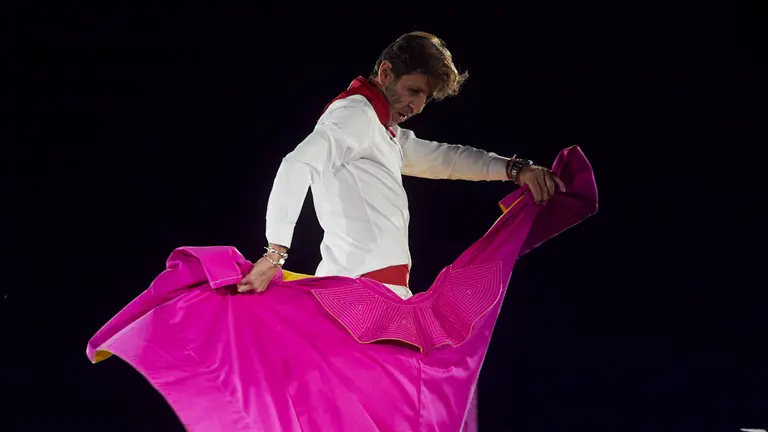 Espectáculo de imagen y sonido para celebrar el centenario de la Plaza de Toros de Pamplona, con la presencia de Miguel Ríos y Juan José Padilla. IÑIGO ALZUGARAY