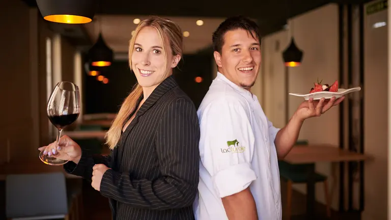 Aarón Ortiz y Jaione Aizpurua, del Resurante Kabo. PABLO LASAOSA