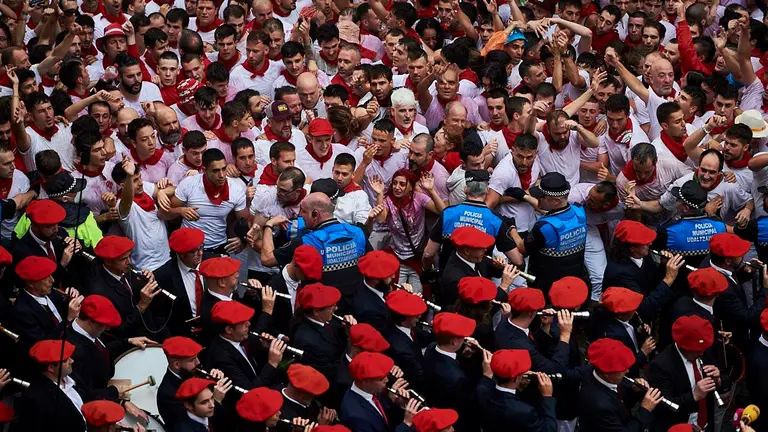 Chupinazo de San Fermín 2022 en la Plaza del Ayuntamiento de Pamplona lanzado por Juan Carlos Unzué. PABLO LASAOSA