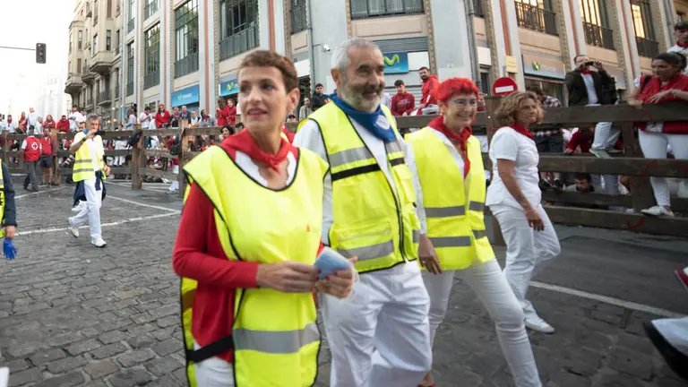 María Chivite al inicio del encierro a la altura de telefónica el día 8 de Julio en San Fermín 2022. IRAITZ IRIARTE.