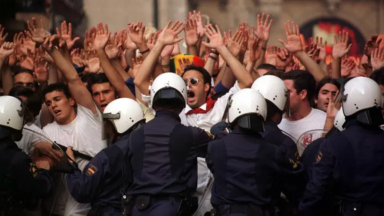 Actos en Pamplona durante el secuestro de Miguel Angel Blanco en 1997. REUTERS
SPAIN - RP1DRIDYVCAA