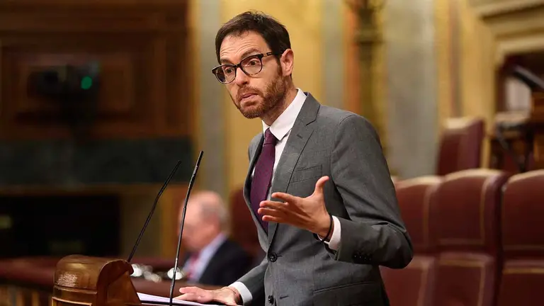 El diputado del Grupo Mixto, Sergio Sayas durante su intervención en el Debate sobre el Estado de la Nación. EUROPA PRESS.