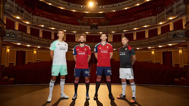 Las nuevas equipaciones de Osasuna. OSASUNA