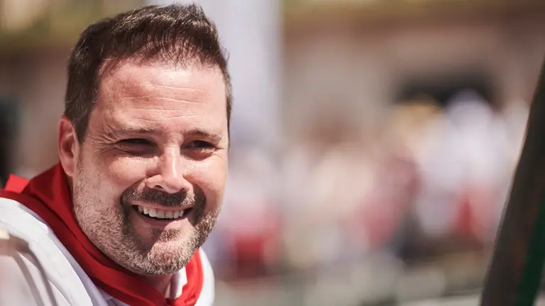 Cientos de personas celebran el cohete de Tudela por las fiestas de Santa Ana 2022. PABLO LASAOSA