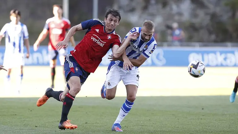 Un momento del partido amistoso entre Real Sociedad y Osasuna disputado en Zubieta. CA OSASUNA
