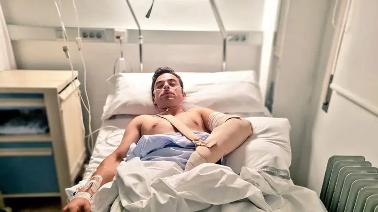 El diestro Imanol Sánchez ya ha salido del quirófano tras su cogida en la plaza de Estella. CEDIDA