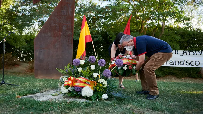 Acto de homenaje a Francisco Casanova en el XXII aniversario de su asesinato por la banda terrorista ETA. Monumento a las víctimas del terrorismo. PABLO LASAOSA