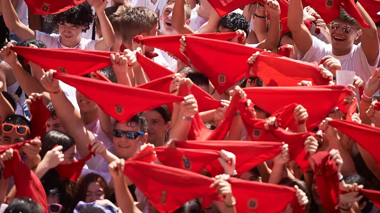 Chupinazo de las fiestas de Tafalla 2022 a cargo de la ikastola Garcés de los Fayos. PABLO LASAOSA