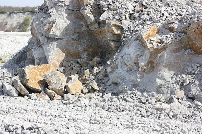 El trabajador quedó atrapado debajo de una piedra de grandes dimensiones. CEDIDA