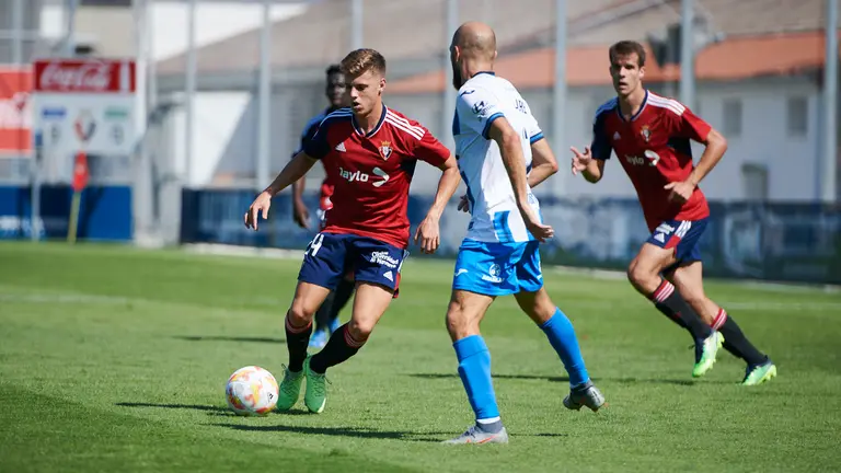 Osasuna Promesas se enfrenta ante el Atlético Baleares en Tajonar durante la primera jornada de la temporada 22-23. PABLO LASAOSA