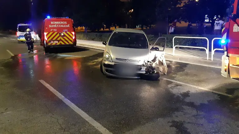 Accidente en Pamplona, que ha dejado cuatro heridos. BOMBEROS DE NAVARRA