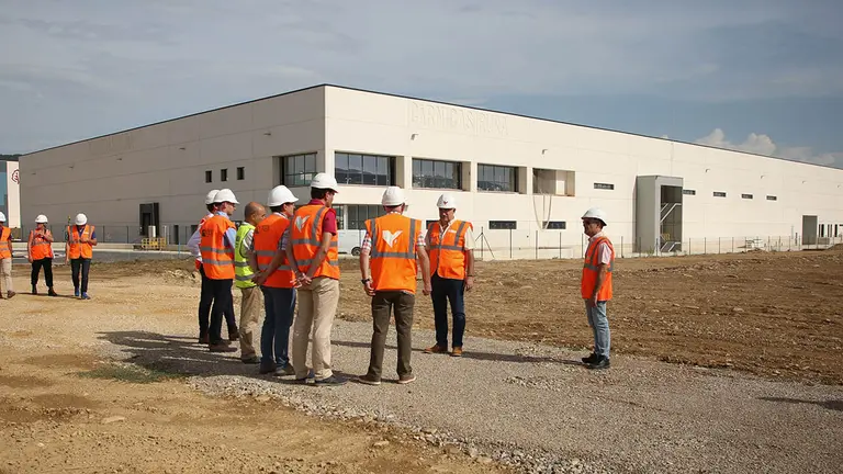 El vicepresidente segundo del Gobierno de Navarra, José Mª Aierdi, visita los trabajos de la empresa Cárnicas Iruña, la primera implantación empresarial del nuevo polígono industrial de Lumbier. GOBIERNO DE NAVARRA