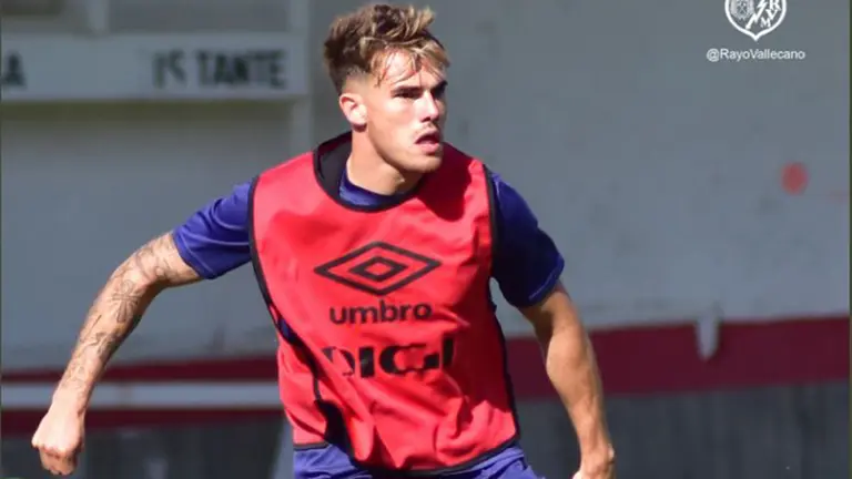 Pep Chavarría es el nuevo lateral izquierdo del equipo de Andoni Iraola. @RayoVallecano