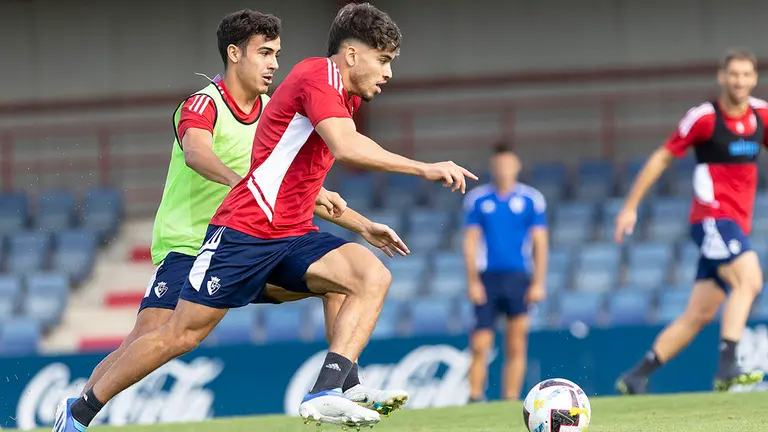 Ez Abde en acción durante un entrenamiento en las instalaciones de Tajonar. CA Osasuna.