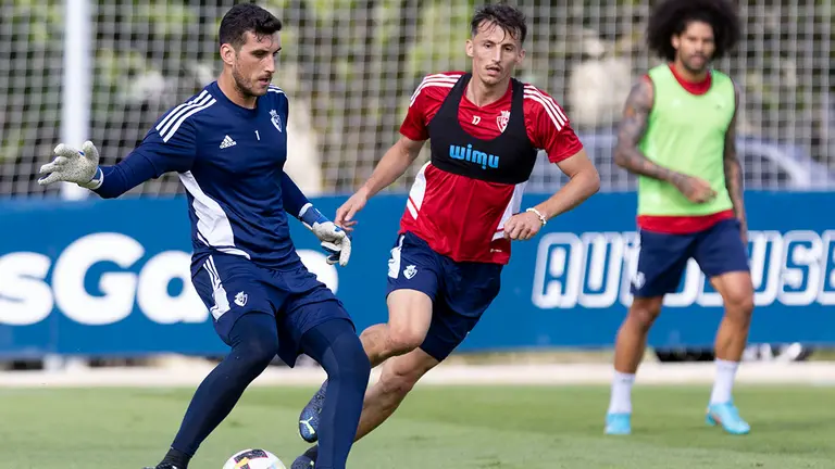 Entrenamiento de los jugadores rojillos en Tajonar. CA Osasuna.