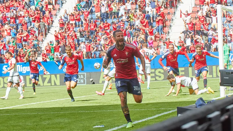 Partido de La Liga Santander entre Osasuna y Rayo Vallecano disputado en el estadio de El Sadar. IÑIGO ALZUGARAY