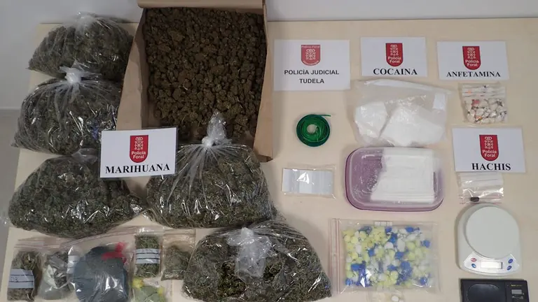 sustancias intervenidas durante la detención. POLICÍA FORAL