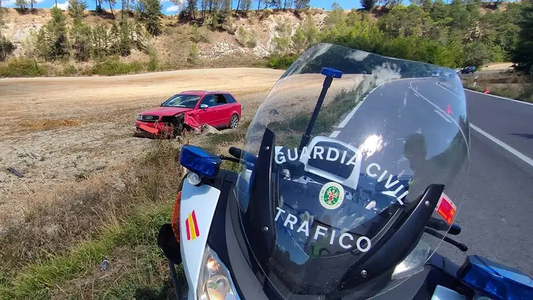 Imagen del accidente de circulación ocurrido en Lónguida. GUARDIA CIVIL DE NAVARRA
