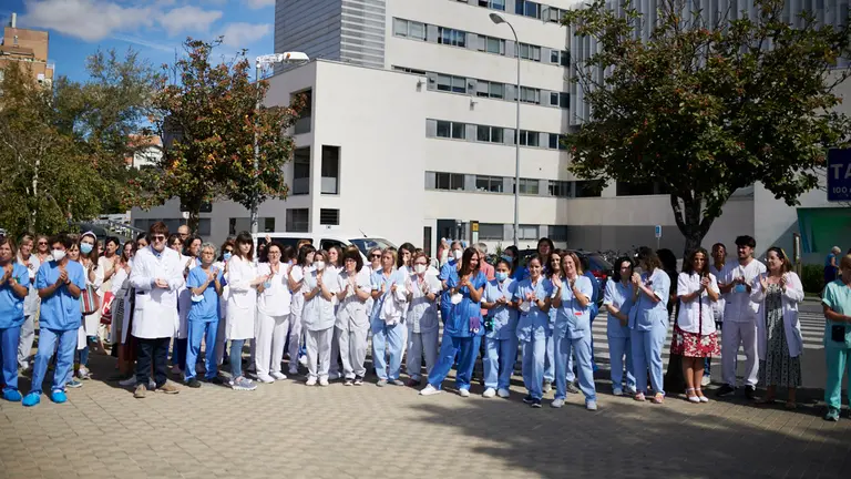 Concentración de repulsa por la agresión sexual sufrida por una trabajadora del Hospital Universitario de Navarra. PABLO LASAOSA