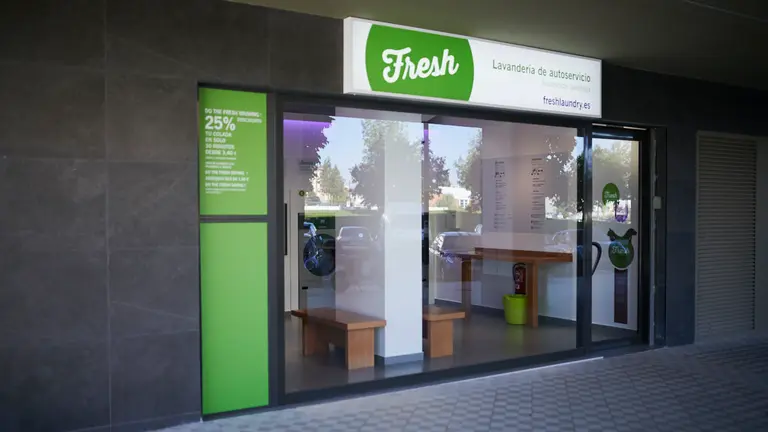 Lavandería Fresh Laundry en la calle Isabel Garbayo Ayala, 49 del Soto de Lezkairu. PABLO LASAOSA