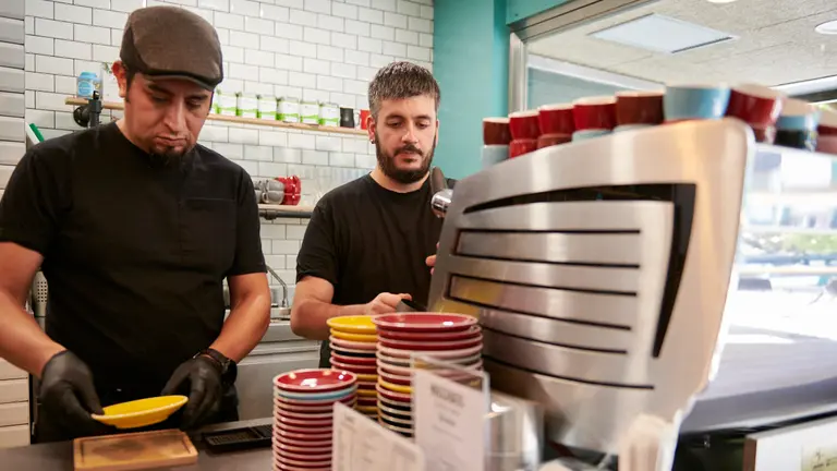 Macchiato Coffee Shop, la nueva cafetería con café de especialidad que abre en Iturrama. IRANZU LARRASOAÑA
