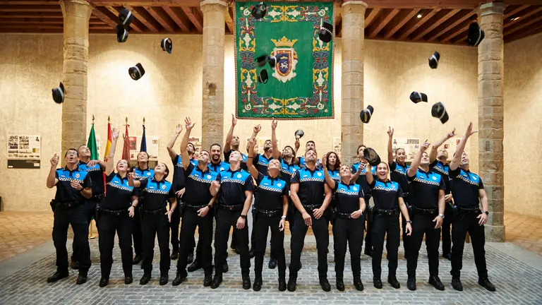 Toma de posesión de los 25 nuevos agentes de Policía Municipal de Pamplona. PABLO LASAOSA