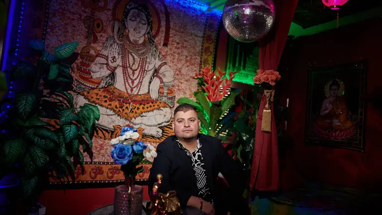 Jotas posa en su habitación para la entrevista con NAVARRACOM. PABLO LASAOSA