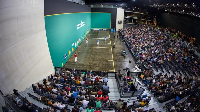 Partido de pelota de la semifinal del Masters Caixabank de parejas entre Ezkurdia-Mariezkurrena II y Jaka-Zabaleta celebrado en el Navarra Arena de Pamplona. IÑIGO ALZUGARAY