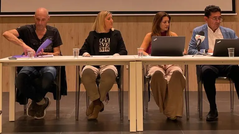 En la reunión informativa, el Ayuntamiento de Cadreita ha explicado a los vecinos cómo está adaptando la agenda 2030 a la localidad. CEDIDA