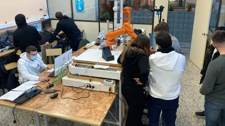 Las ayudas pretenden impulsar proyectos de Formación Profesional. CEDIDA