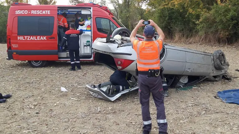 La Policía Foral atiende accidente en Izagaondoa. CEDIDA