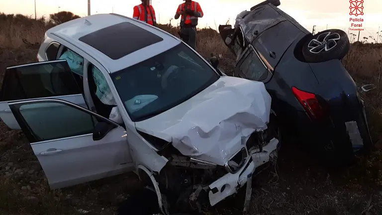 Accidente entre dos vehículos en la N-121-A en Caparroso. POLICÍA FORAL