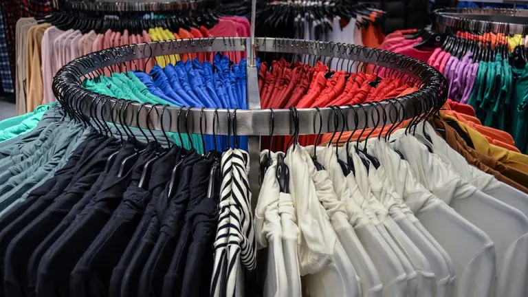 Tienda de ropa. ARCHIVO