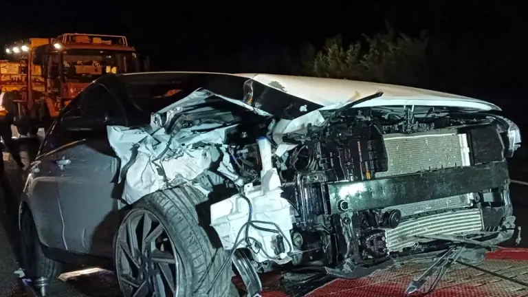 Imagen del coche accidentado en Urdiain. CEDIDA