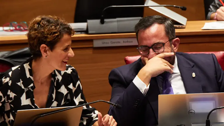 Pleno del Parlamento de Navarra. Chivite y Remírez. IÑIGO ALZUGARAY