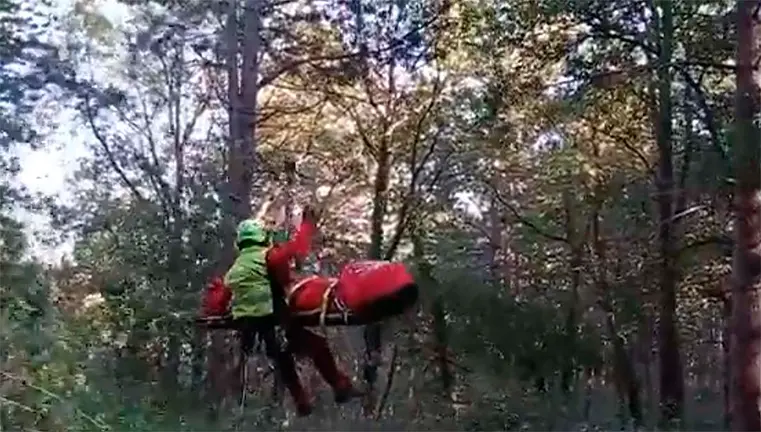 Rescate del ciclista accidentado en Izcue. CEDIDA