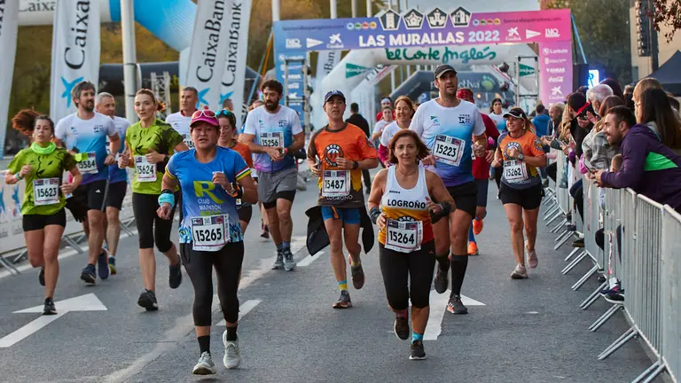 Carrera "Las Murallas de Pamplona 2022", con más de 5.000 atletas inscritos. IÑIGO ALZUGARAY
