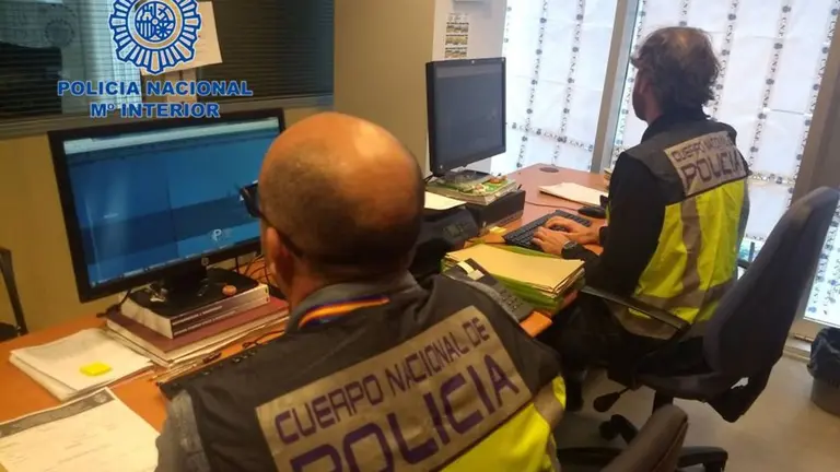 Los investigadores descubrieron que el estafador ya no trabajaba donde decía trabajar. POLICÍA NACIONAL