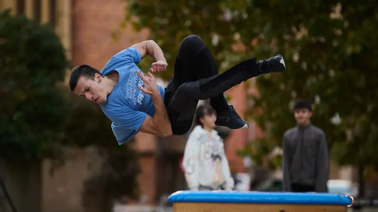 Exhibición y taller práctico de Parkour en Pamplona en el marco del primer Campeonato de España de Parkour. PABLO LASAOSA