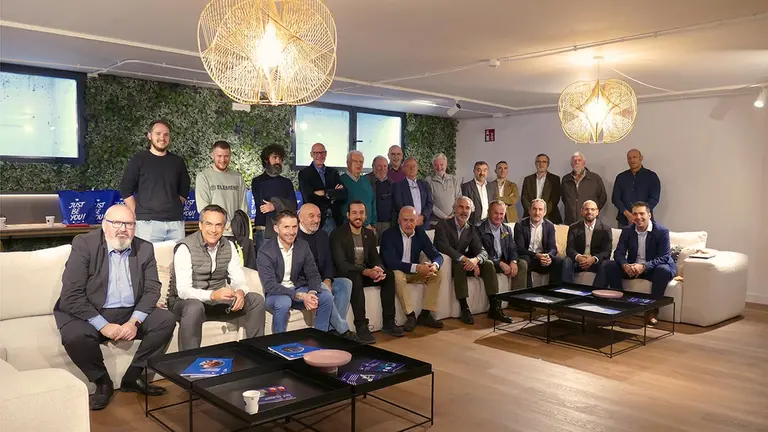 El CEO Club de la UPNA se reúne en la sede del Grupo das-Nano para hablar sobre Inteligencia Artificial. DASNANO