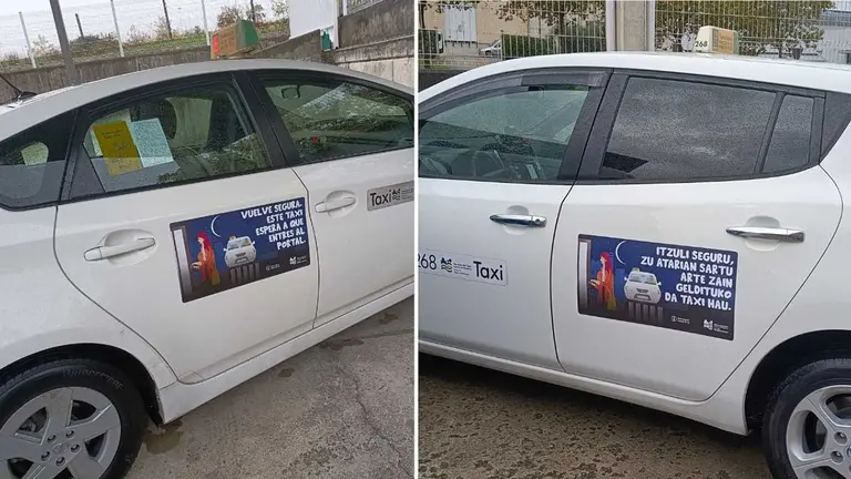 Carteles colocados por los taxis de la Mancomunidad de la Comarca de Pamplona.