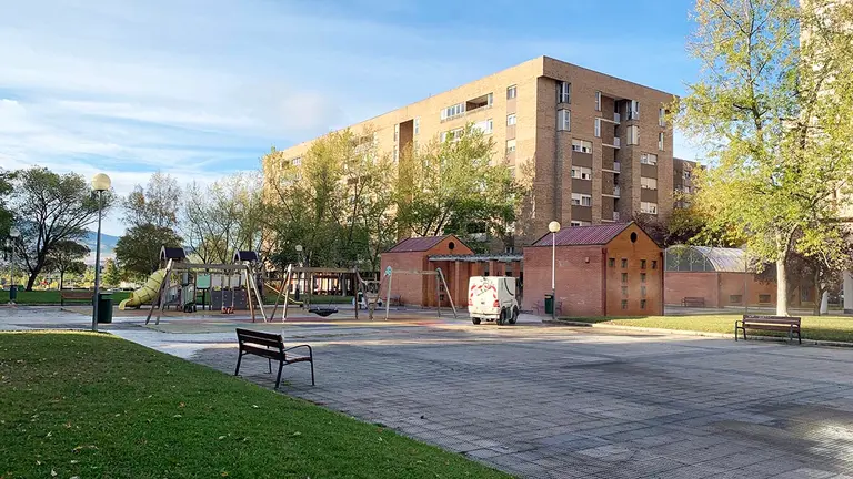 Plaza F&eacute;lix Huarte en el barrio de Iturrama en Pamplona. Navarra.com
