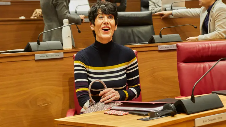 Pleno del Parlamento de Navarra. Elma Saiz. PSN. IÑIGO ALZUGARAY