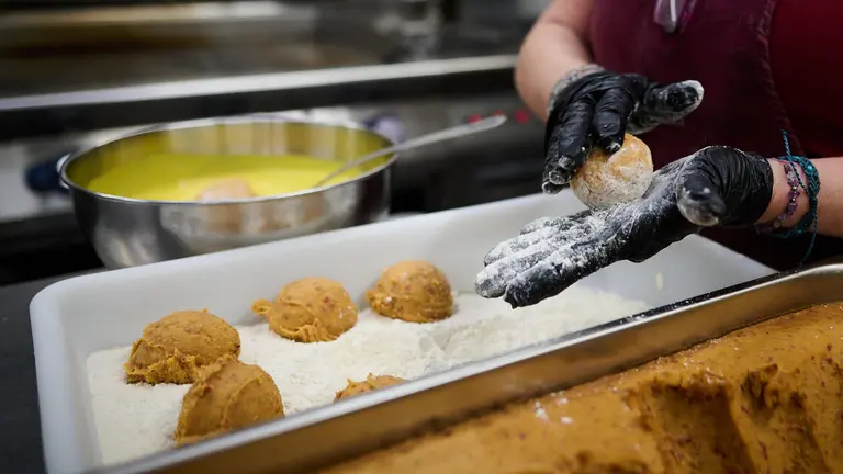 Frito de pimiento del bar La Mandarra de la Ramos, en la calle San Nicolás de Pamplona. PABLO LASAOSA