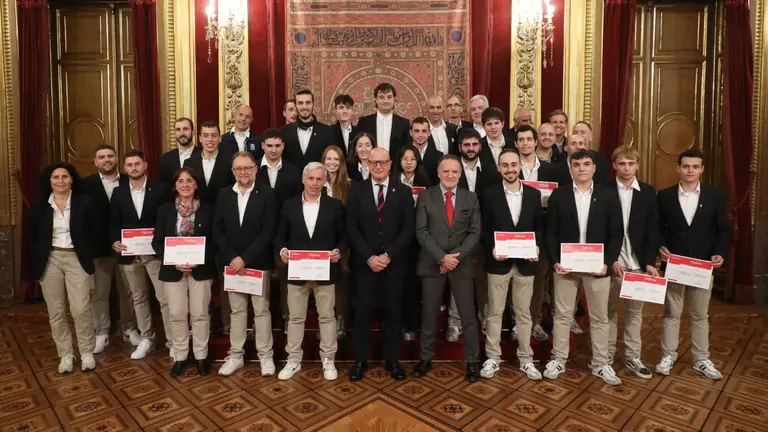 Dos de los alumnos consiguieron una medalla para Navarra en las olimpiadas de FP. CEDIDA