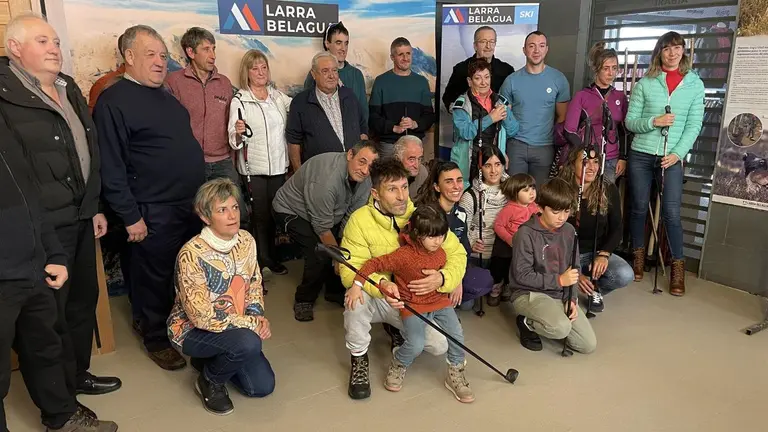 La estación de esquí ha arrancado la temporada de invierno con novedades y su tradicional ceremonia de intercambio de bastones. CEDIDA
